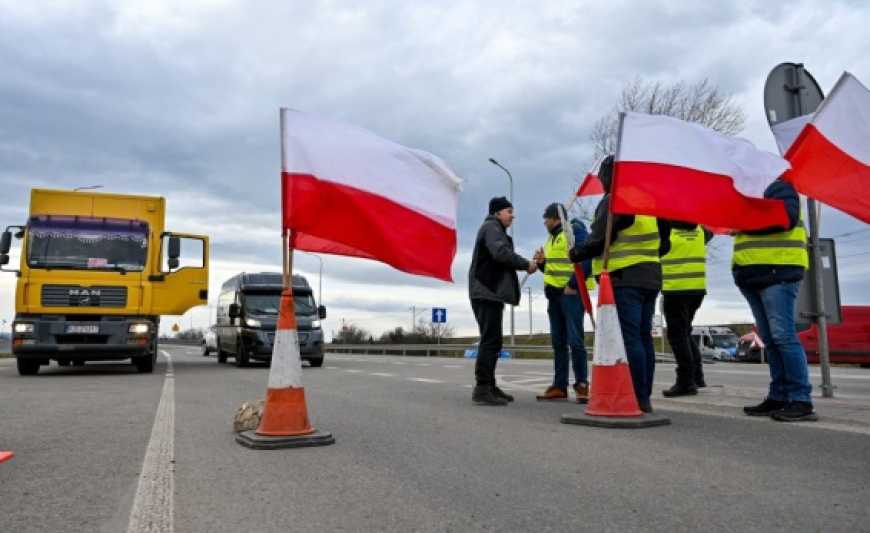 Польські фермери на 48 годин заблокували рух на кордоні з Україною
